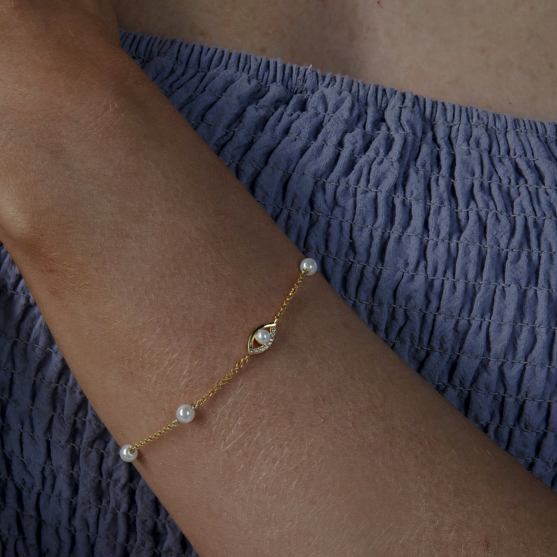 Foxy Freshwater Cultured Baroque Pearl Bracelet 18ct Gold on Sterling Silver