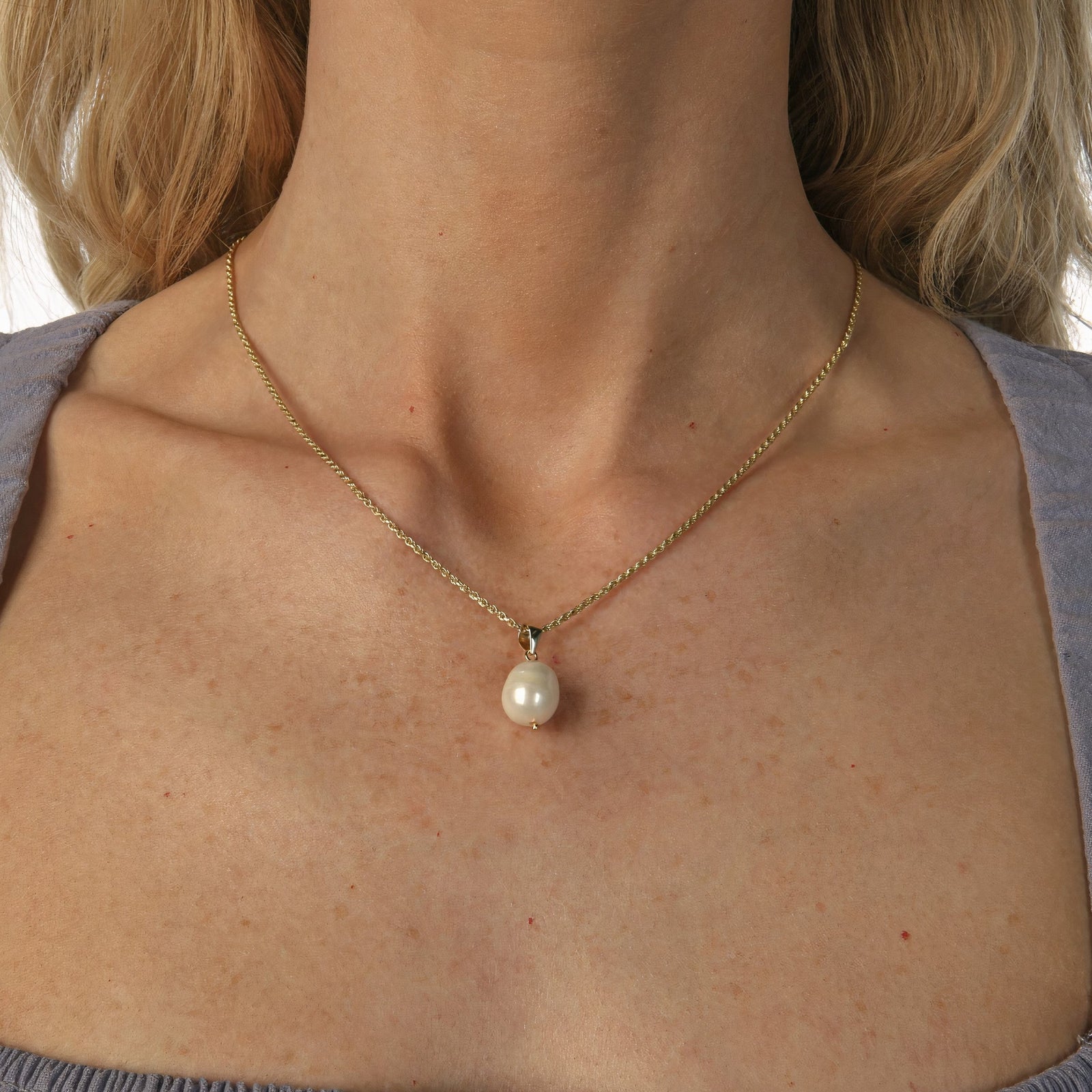 Power Pearl Pendant Necklace
